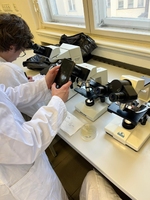 Studenti gymnázia si vyzkoušeli laboratorní činnost na VŠCHT 
