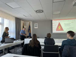 Beseda o přestupcích a bezdomovectví v rámci projektu Podzim s právem