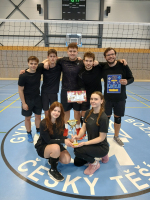 Školní volejbalový turnaj přinesl drama i radost ze hry