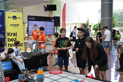 Roboti ve Zlíně zabodovali: tým Python se probojoval do finále VEX IQ Czech Open