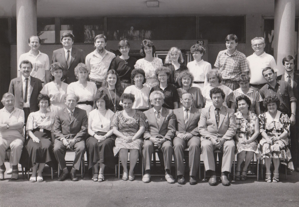 Profesorský sbor v roce 1990