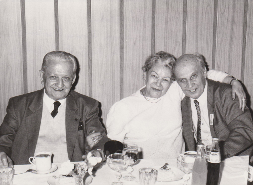 Bývalí profesoři školy. Zleva ThMgr. Otto Furch, Tamara Tereszková-Smrčková a František Stachovec na oslavách 70. výročí založení školy – květen 1991