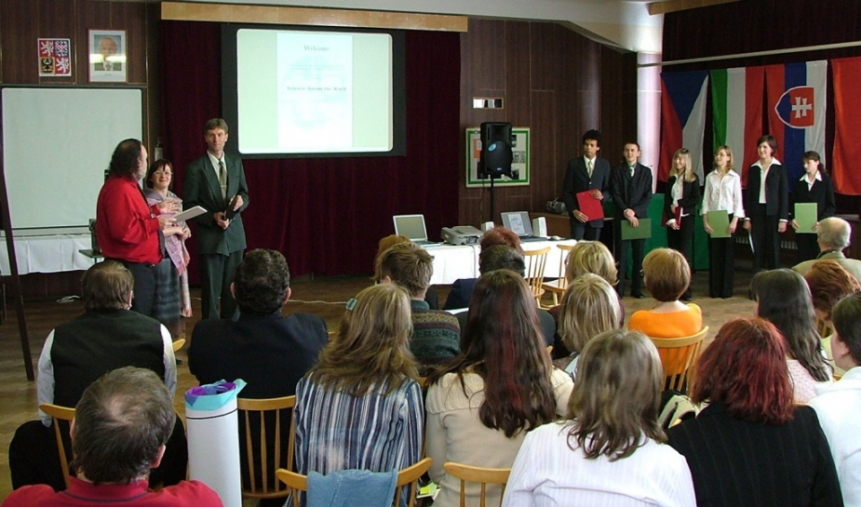 Projekt Visegrádské čtyřky – Science Across the World v roce 2005 na naší škole