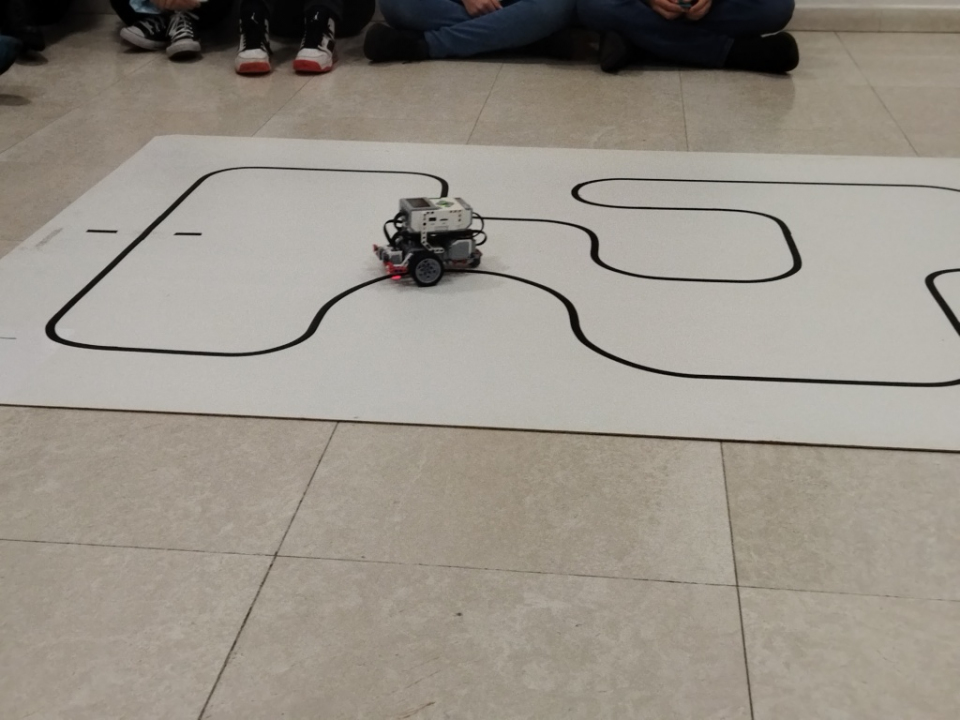 Úspěch našich studentů v robotické soutěži