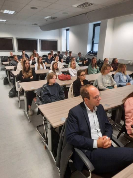 Od advokacie po hasiče – studenti poznávali práci odborníků