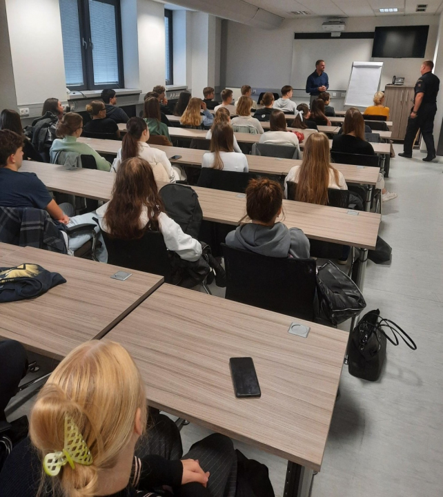 Od advokacie po hasiče – studenti poznávali práci odborníků