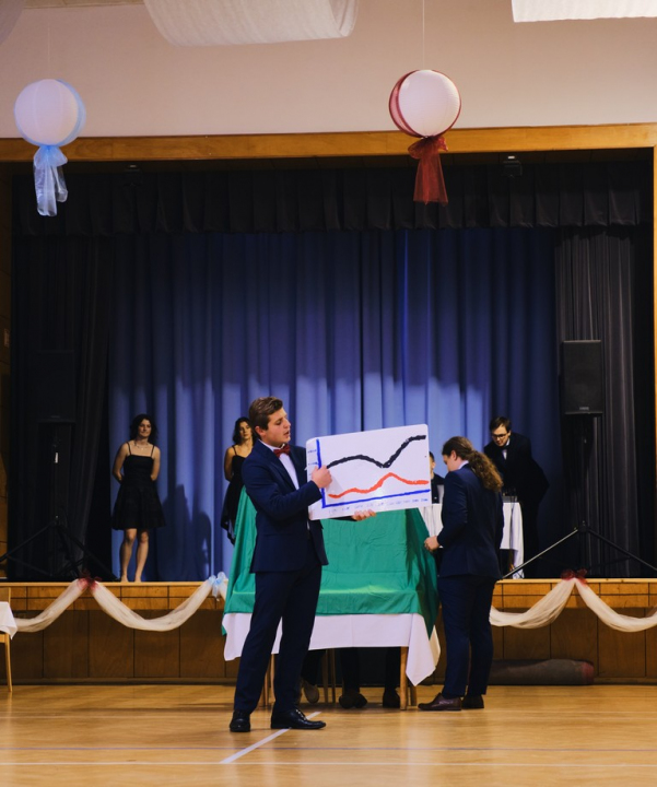 Maturitní ples 2025 – večer plný elegance, radosti a zážitků