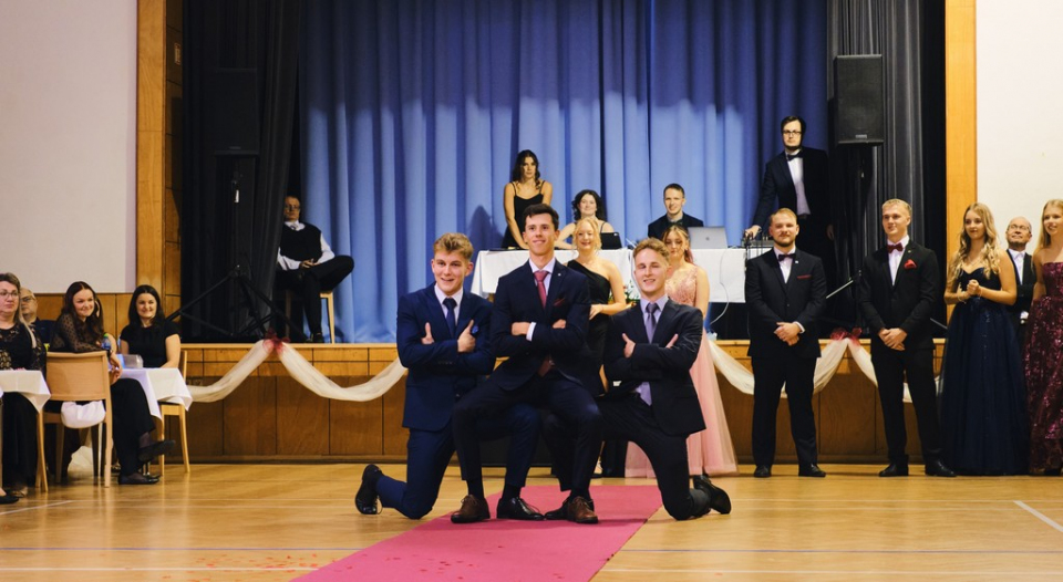 Maturitní ples 2025 – večer plný elegance, radosti a zážitků