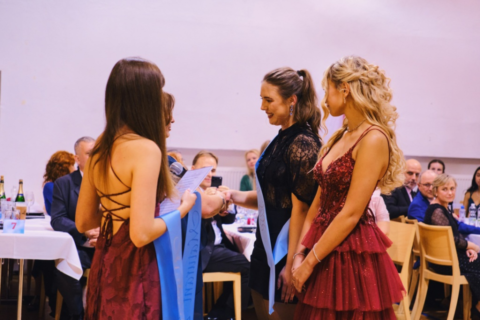 Maturitní ples 2025 – večer plný elegance, radosti a zážitků