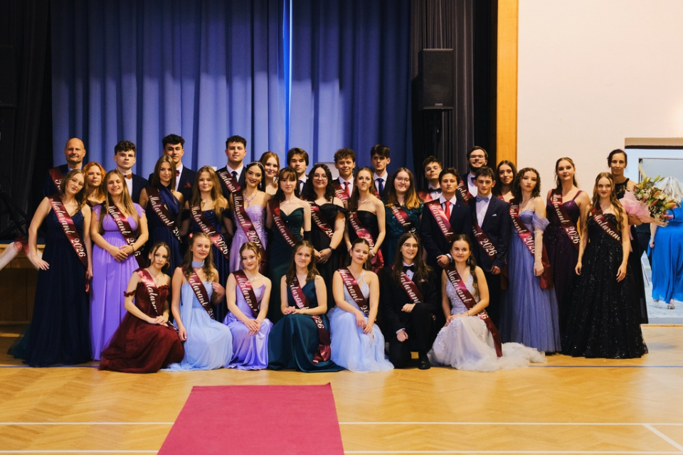 Maturitní ples 2025 – večer plný elegance, radosti a zážitků