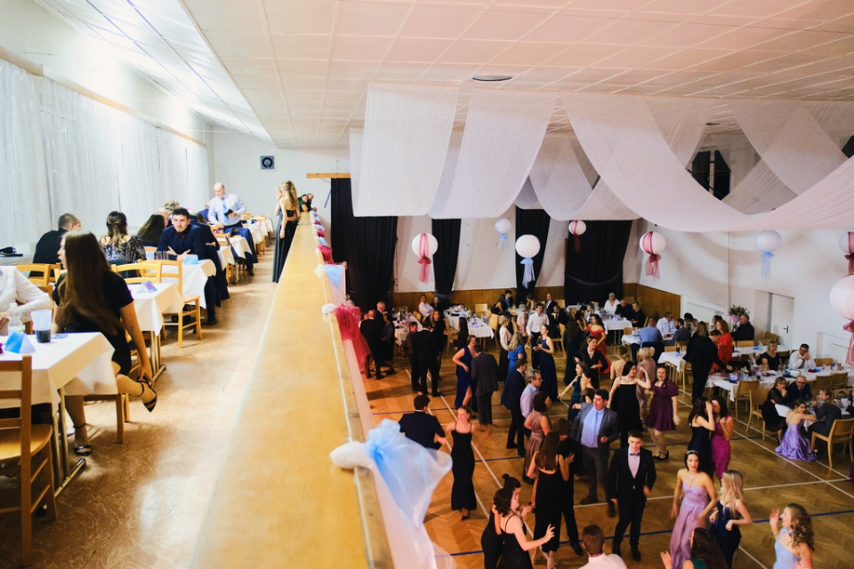 Maturitní ples 2025 – večer plný elegance, radosti a zážitků