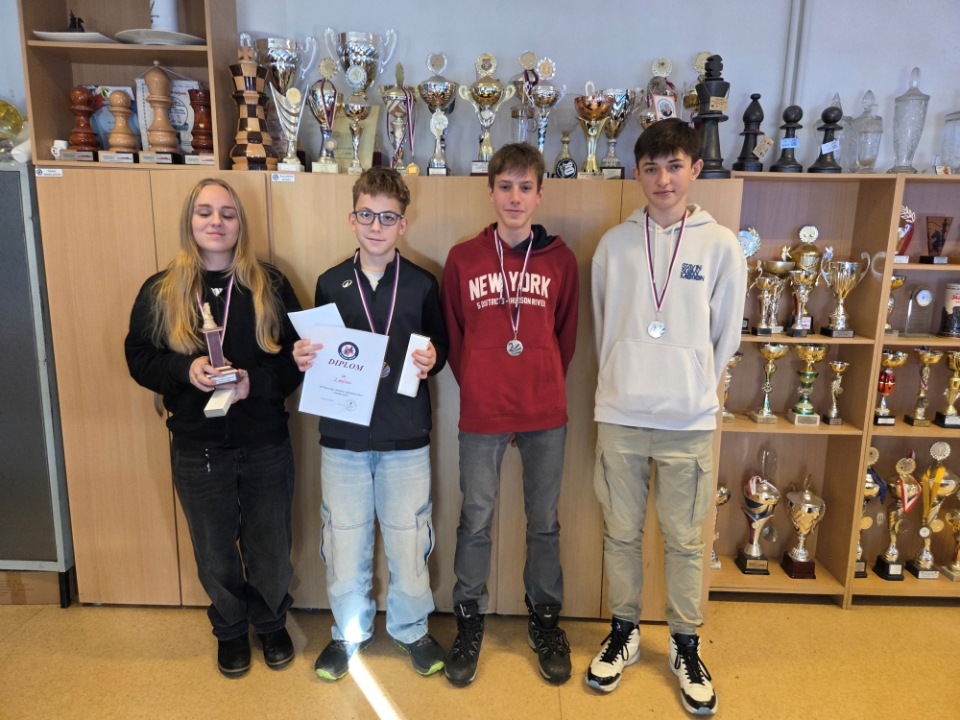 Gymnázium slaví šachový úspěch: 2. místo v okrese a postup do kraje