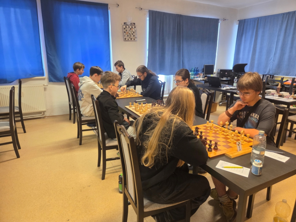Gymnázium slaví šachový úspěch: 2. místo v okrese a postup do kraje