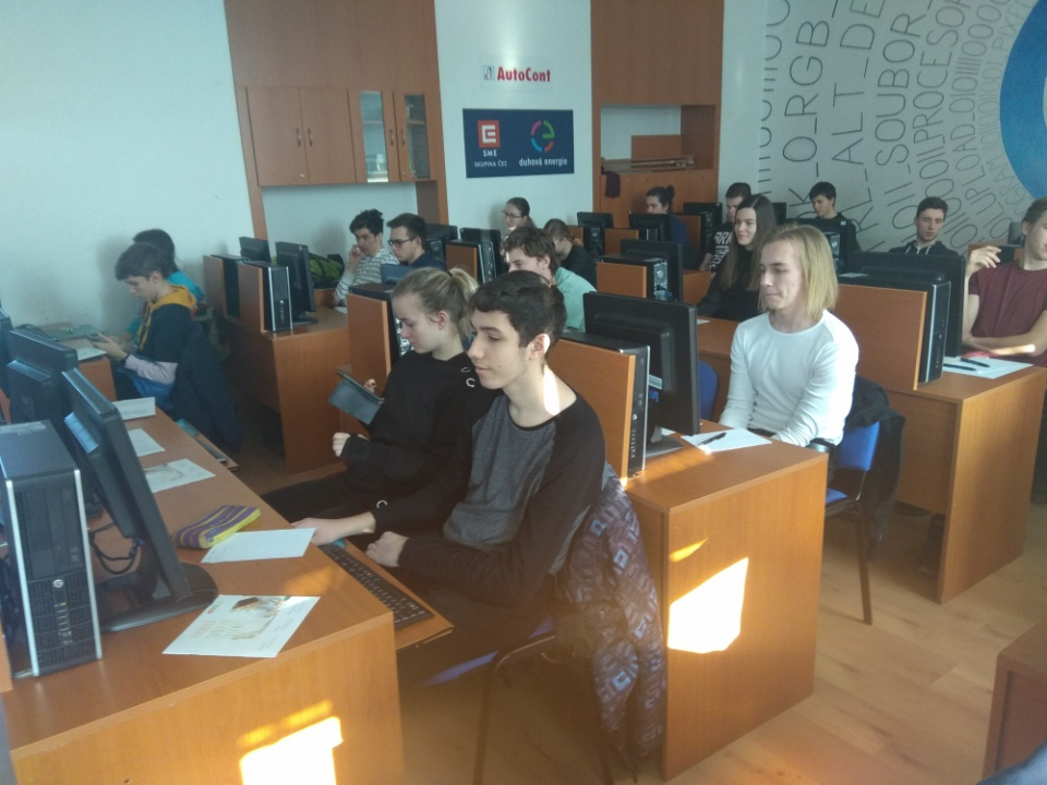 Naši studenti v celostátním kole Bobříka informatiky.
