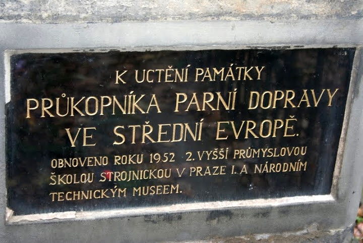 Na Olšanských hřbitovech v Praze